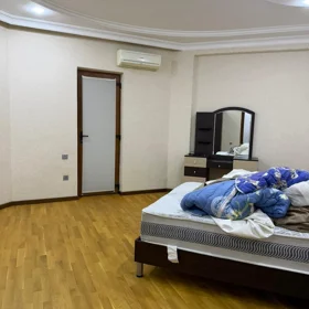 In Baku 110.0 m² apartment is for rent - Image 8