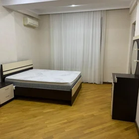 In Baku 110.0 m² apartment is for rent - Image 9