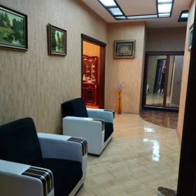 In Baku 110.0 m² apartment is for rent - Image 3