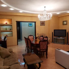 In Baku 110.0 m² apartment is for rent - Image 5