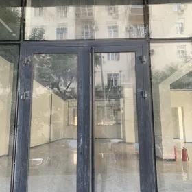In Baku 250.0 m² commercial is for rent - Image 2