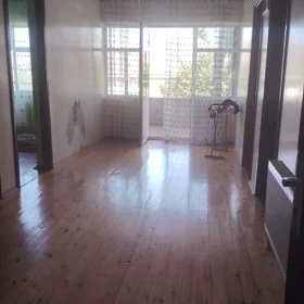 In Astara 112.0 m² house with 6.0 rooms is for sale - Image 4