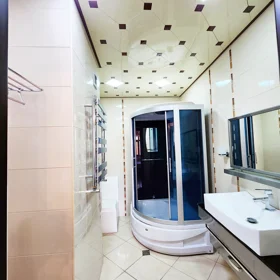 In Baku 130.0 m² apartment is for rent - Image 2