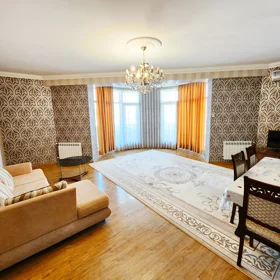 In Baku 130.0 m² apartment is for rent - Image 7