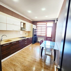 In Baku 130.0 m² apartment is for rent - Image 9