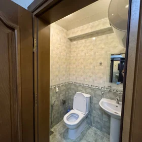 In Baku 85.0 m² apartment is for rent - Image 9