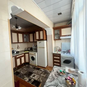 In Baku 70.0 m² apartment is for sale - Image 2