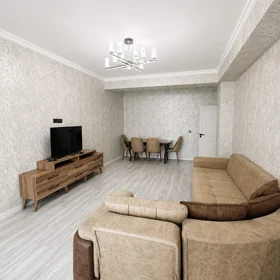 Baku-da 75.0 m2 mənzil kirayə verilir