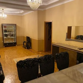 In Baku 140.0 m² apartment is for rent - Image 3