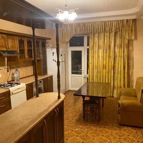 In Baku 140.0 m² apartment is for rent - Image 10