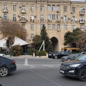 In Baku 75.0 m² apartment is for sale - Image 3