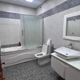 In Baku 140.0 m² apartment is for sale - Image 5
