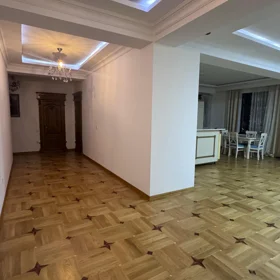 In Baku 140.0 m² apartment is for sale - Image 8