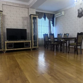 In Baku 145.0 m² apartment is for rent - Image 4