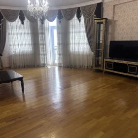 In Baku 145.0 m² apartment is for rent - Image 7