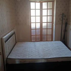 In Baku 80.0 m² apartment is for rent - Image 3