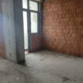 In Baku 200.0 m² apartment is for sale - Image 2
