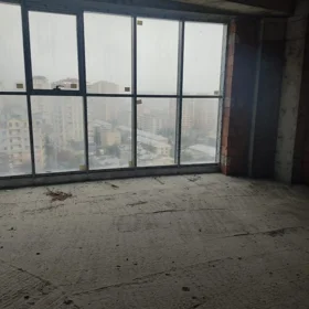 In Baku 200.0 m² apartment is for sale - Image 4