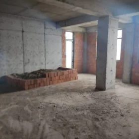 In Baku 200.0 m² apartment is for sale - Image 6
