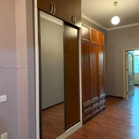 In Baku 90.0 m² apartment is for rent - Image 3
