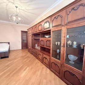 In Baku 210.0 m² apartment is for sale - Image 10