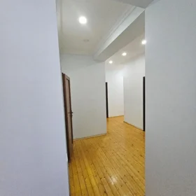 In Baku 100.0 m² apartment is for rent - Image 3