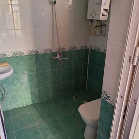In Baku 120.0 m² house with 3.0 rooms is for rent - Image 2