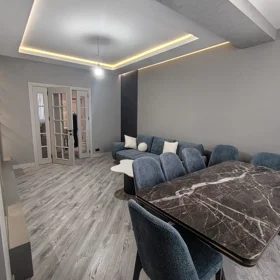 In Baku 110.0 m² apartment is for rent - Image 3