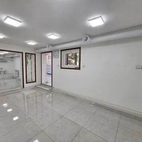 In Baku 80.0 m² commercial is for rent - Image 4