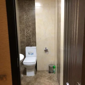 In Baku 140.0 m² apartment is for rent - Image 4