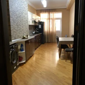 In Baku 140.0 m² apartment is for rent - Image 5