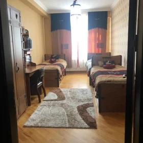 In Baku 140.0 m² apartment is for rent - Image 8