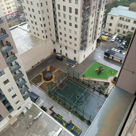 In Baku 193.0 m² apartment is for sale - Image 5