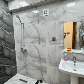 In Baku 90.0 m² apartment is for rent - Image 2