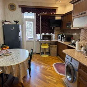 In Baku 125.0 m² apartment is for sale - Image 10