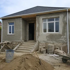 In Baku 90.0 m² house with 3.0 rooms is for sale - Image 3