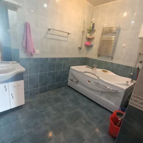In Baku 160.0 m² apartment is for rent - Image 2