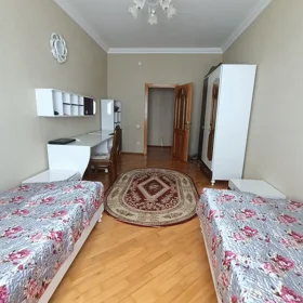 In Baku 160.0 m² apartment is for rent - Image 5