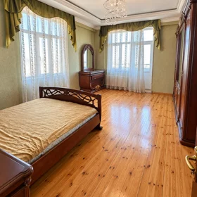In Baku 130.0 m² apartment is for sale - Image 5