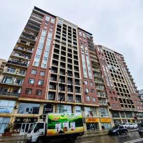 In Baku 70.0 m² apartment is for sale - Image 3