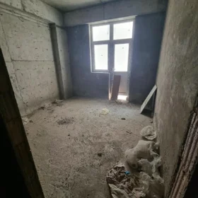 In Baku 70.0 m² apartment is for sale - Image 4