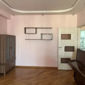 In Baku 90.0 m² apartment is for rent - Image 5