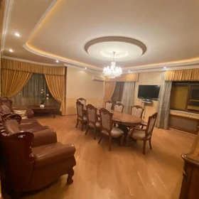 In Baku 170.0 m² apartment is for rent - Image 3