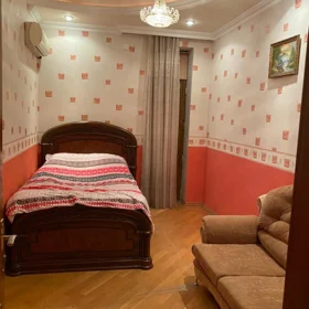 In Baku 170.0 m² apartment is for rent - Image 5