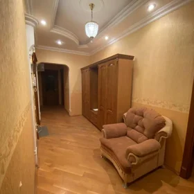 In Baku 170.0 m² apartment is for rent - Image 10