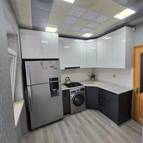 In Baku 100.0 m² apartment is for sale - Image 4