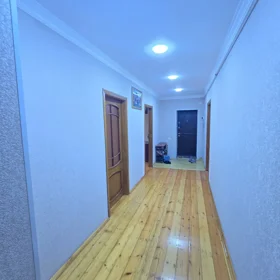 In Baku 100.0 m² apartment is for sale - Image 9