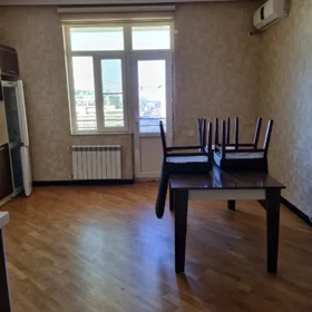 In Baku 185.0 m² apartment is for sale - Image 2