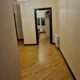 In Baku 185.0 m² apartment is for sale - Image 3