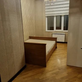 In Baku 185.0 m² apartment is for sale - Image 9